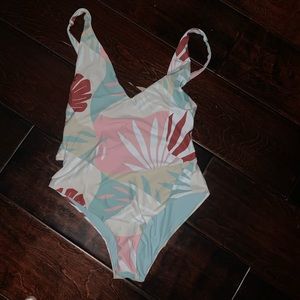 Swim suit one piece